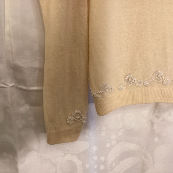 Vintage Angora sweater ,made in Hong Kong - Picture 6 of 9